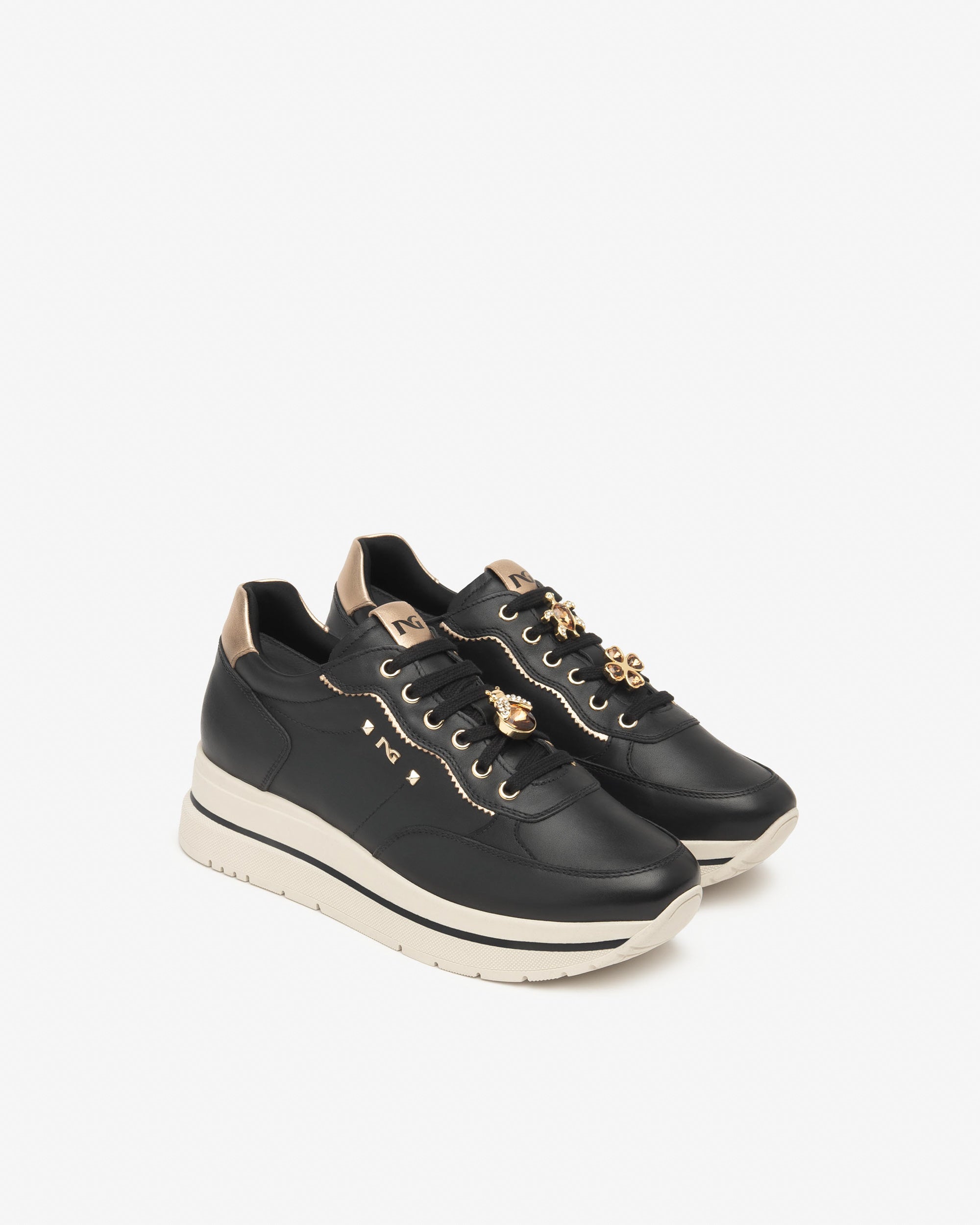 NeroGiardini Sneakers da donna in pelle con charms - Musto Calzature srl