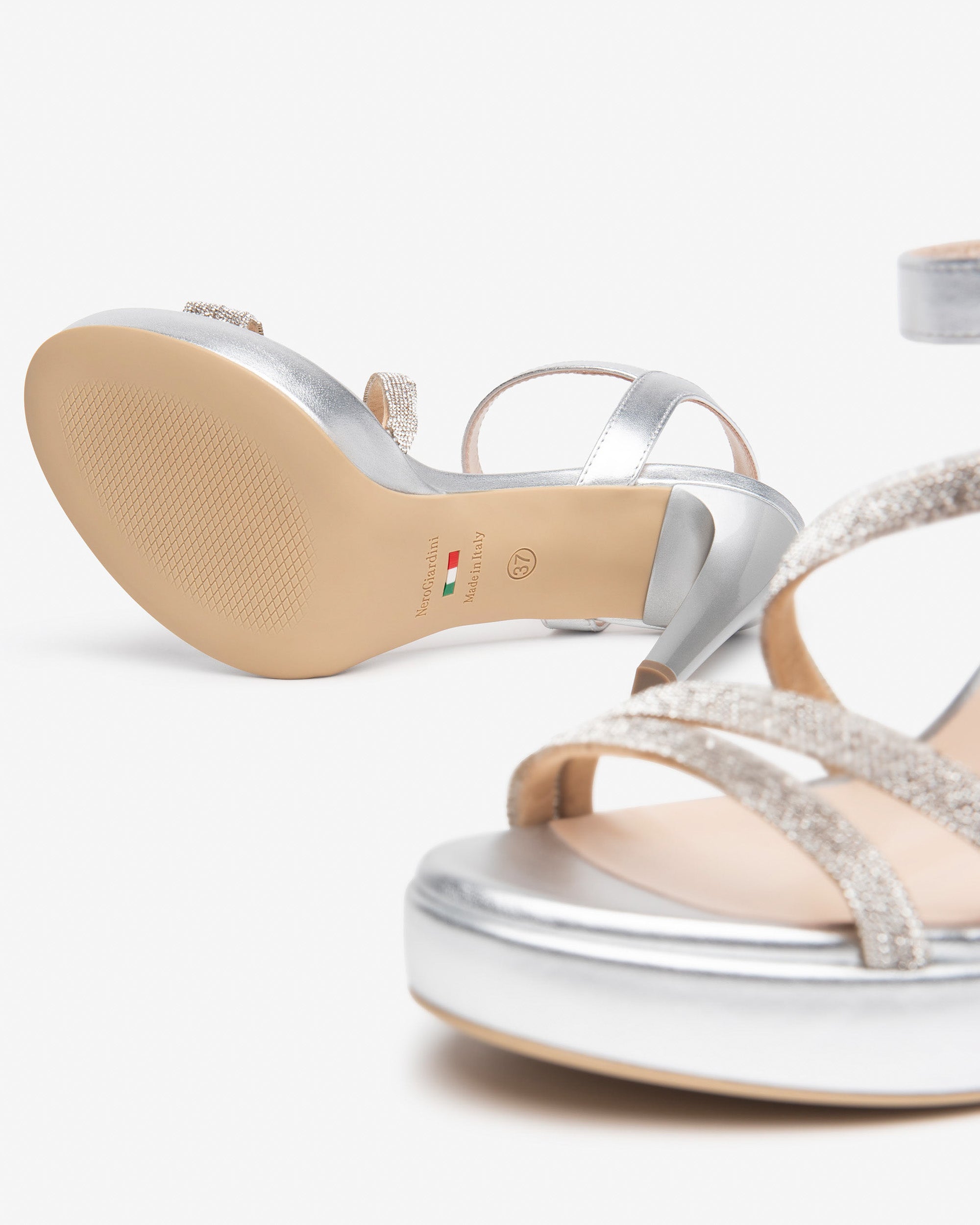 NeroGiardini sandali con tacco alto in pelle e strass - Musto Calzature srl