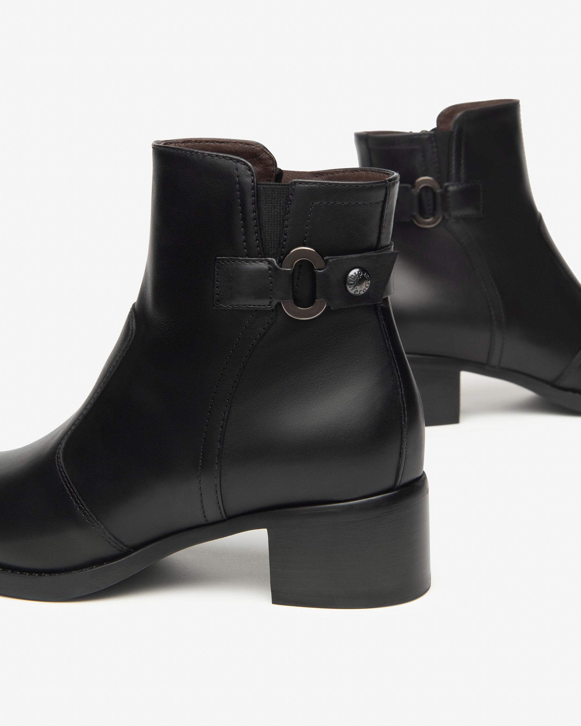 NeroGiardini Stivaletti da donna in pelle - Musto Calzature srl