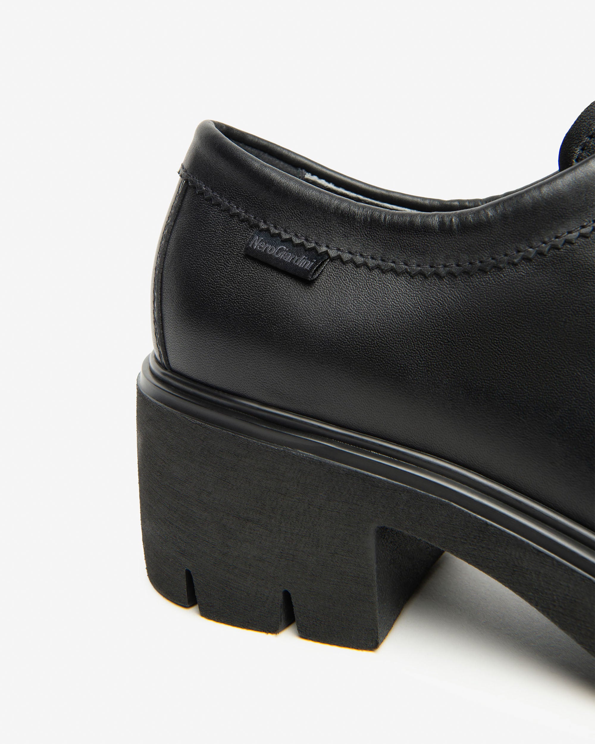 NeroGiardini stringate da donna in pelle con suola alta - Musto Calzature srl