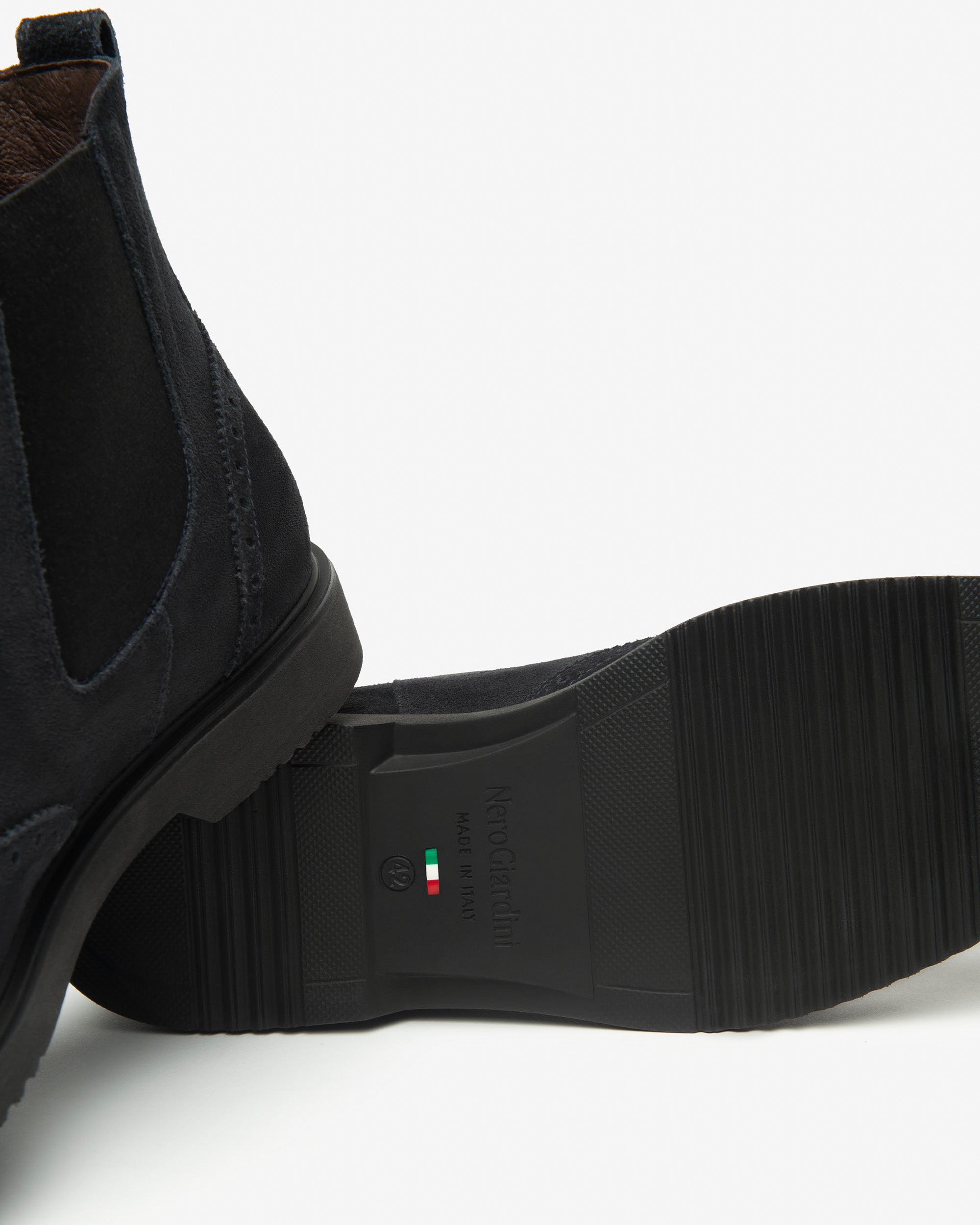 NeroGiardini stivaletti da uomo in pelle scamosciata - Musto Calzature srl