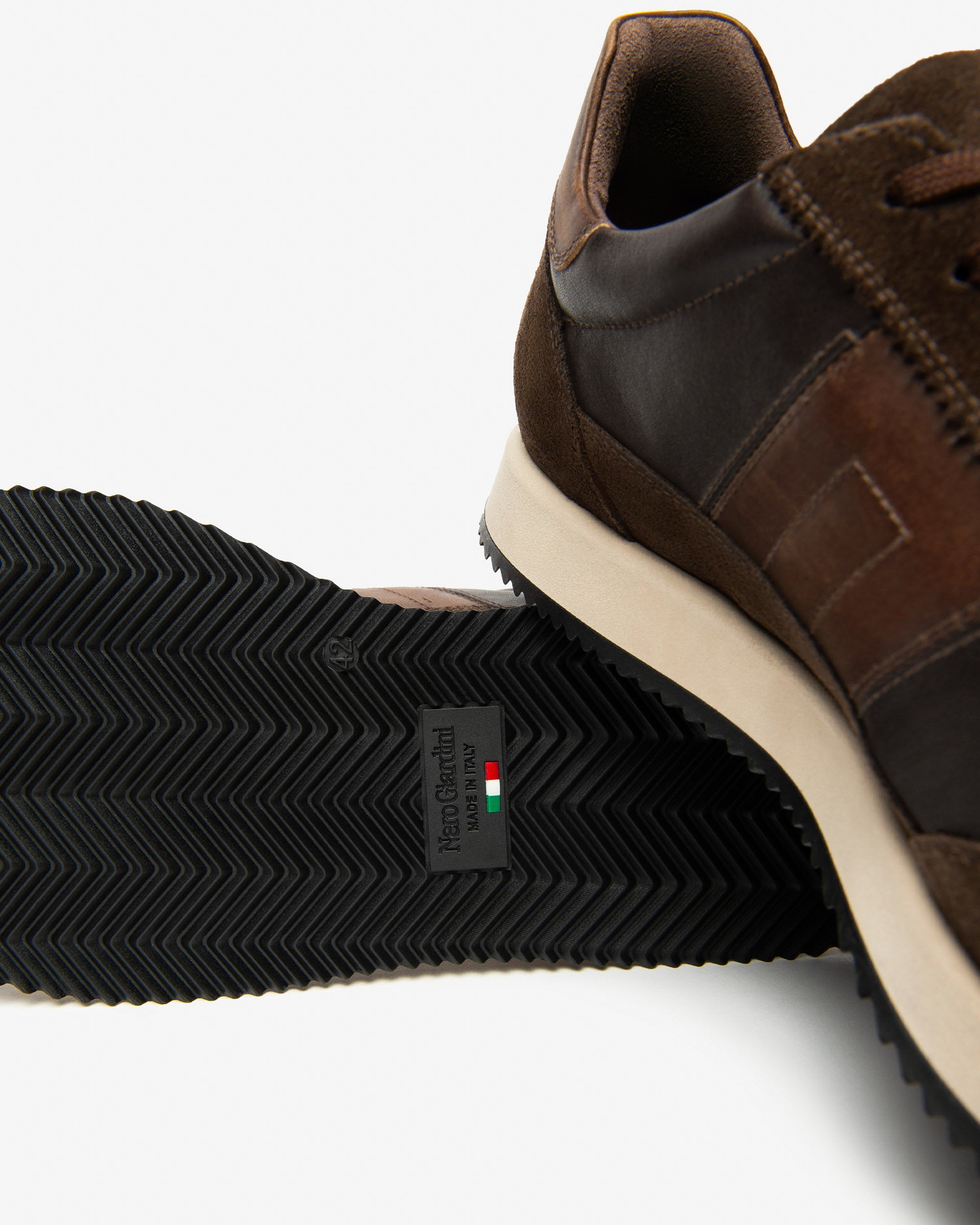 NeroGiardini sneakers da uomo in pelle e camoscio - Musto Calzature srl