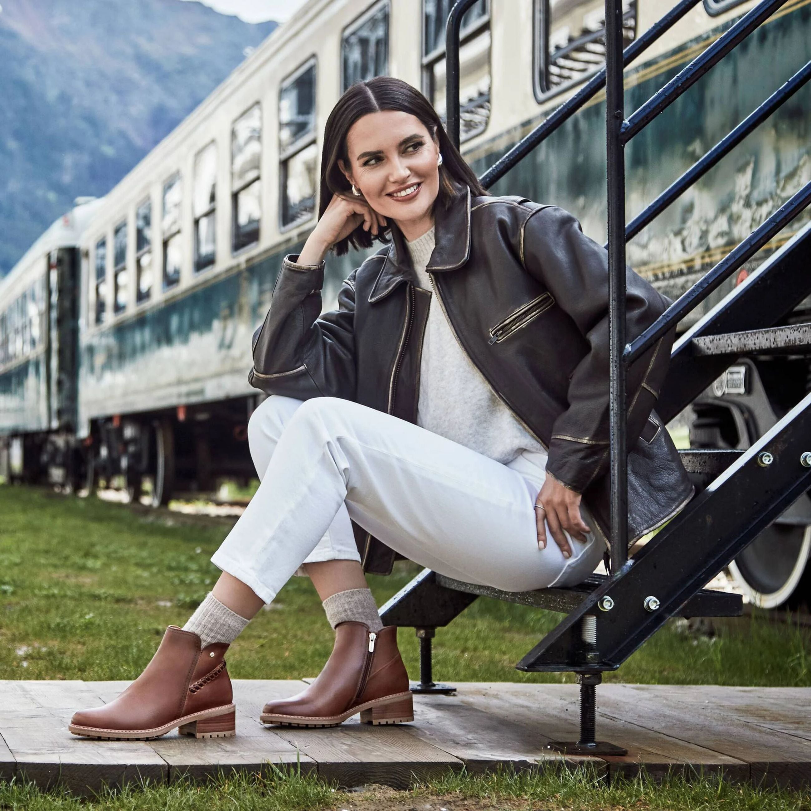 Pikolinos Stivaletti donna in pelle con zip e cucitura laterale MEDINA - Musto Calzature srl