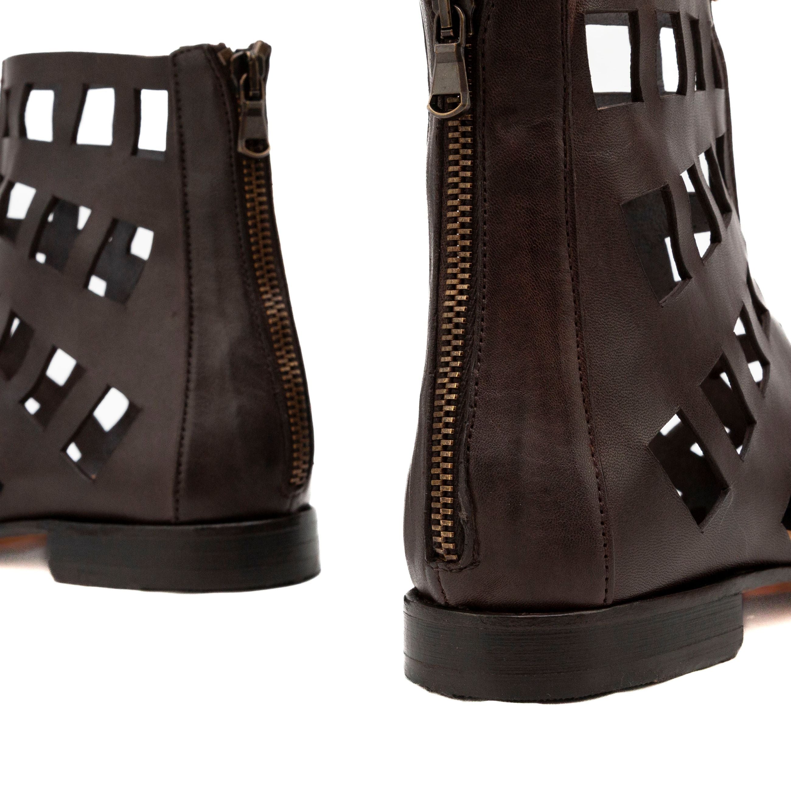 JP/DAVID Stivaletti da donna in pelle forata con disegni geometrici - Musto Calzature srl