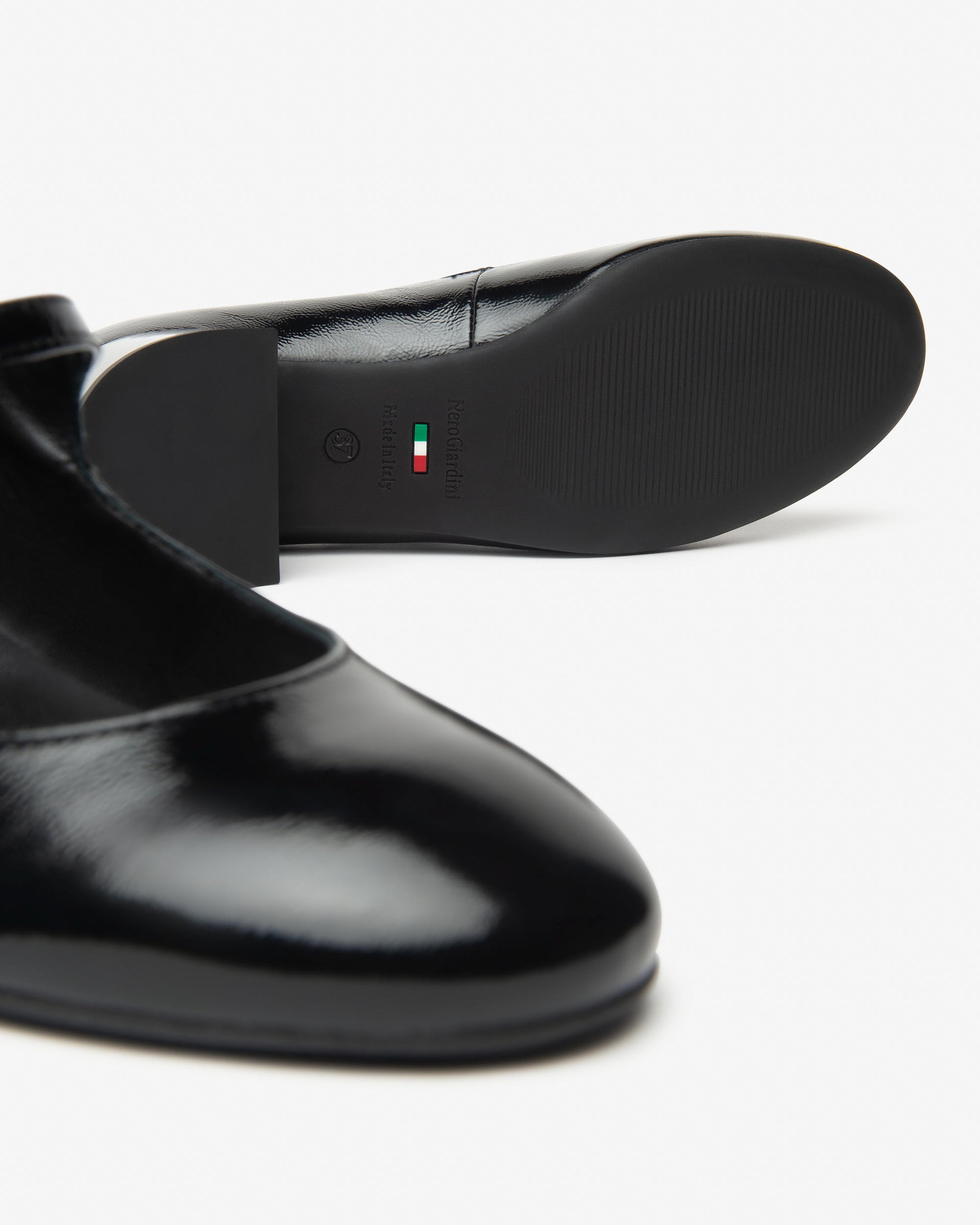 NeroGiardini Décolleté in pelle verniciata con cinturino - Musto Calzature srl