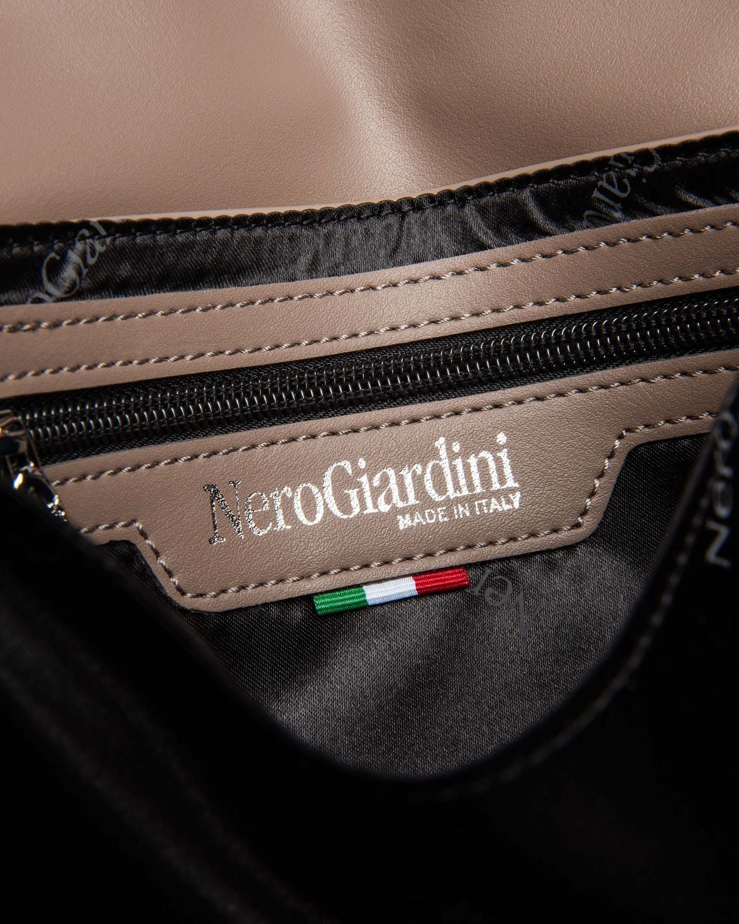 NEROGIARDINI Borse Vernice I443800DE - Musto Calzature srl