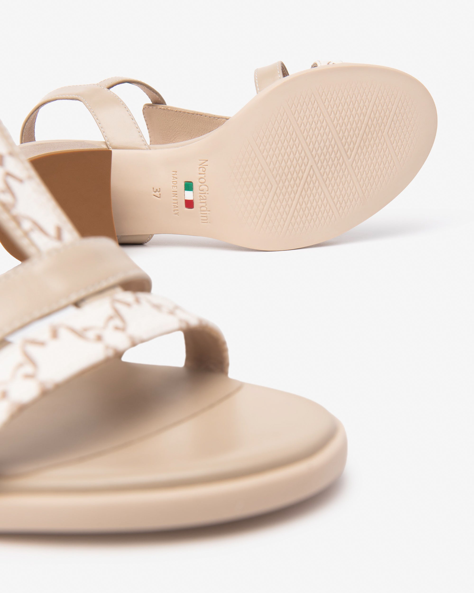NeroGiardini sandali donna in pelle e materiale tecnico - Musto Calzature srl