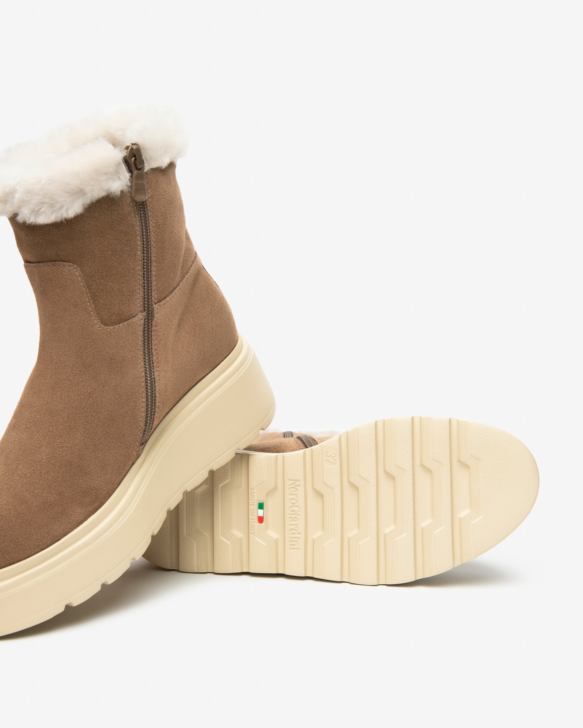 NeroGiardini stivaletti da donna in pelle scamosciata - Musto Calzature srl