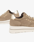 NeroGiardini sneakers da donna in pelle scamosciata con suola alta - Musto Calzature srl