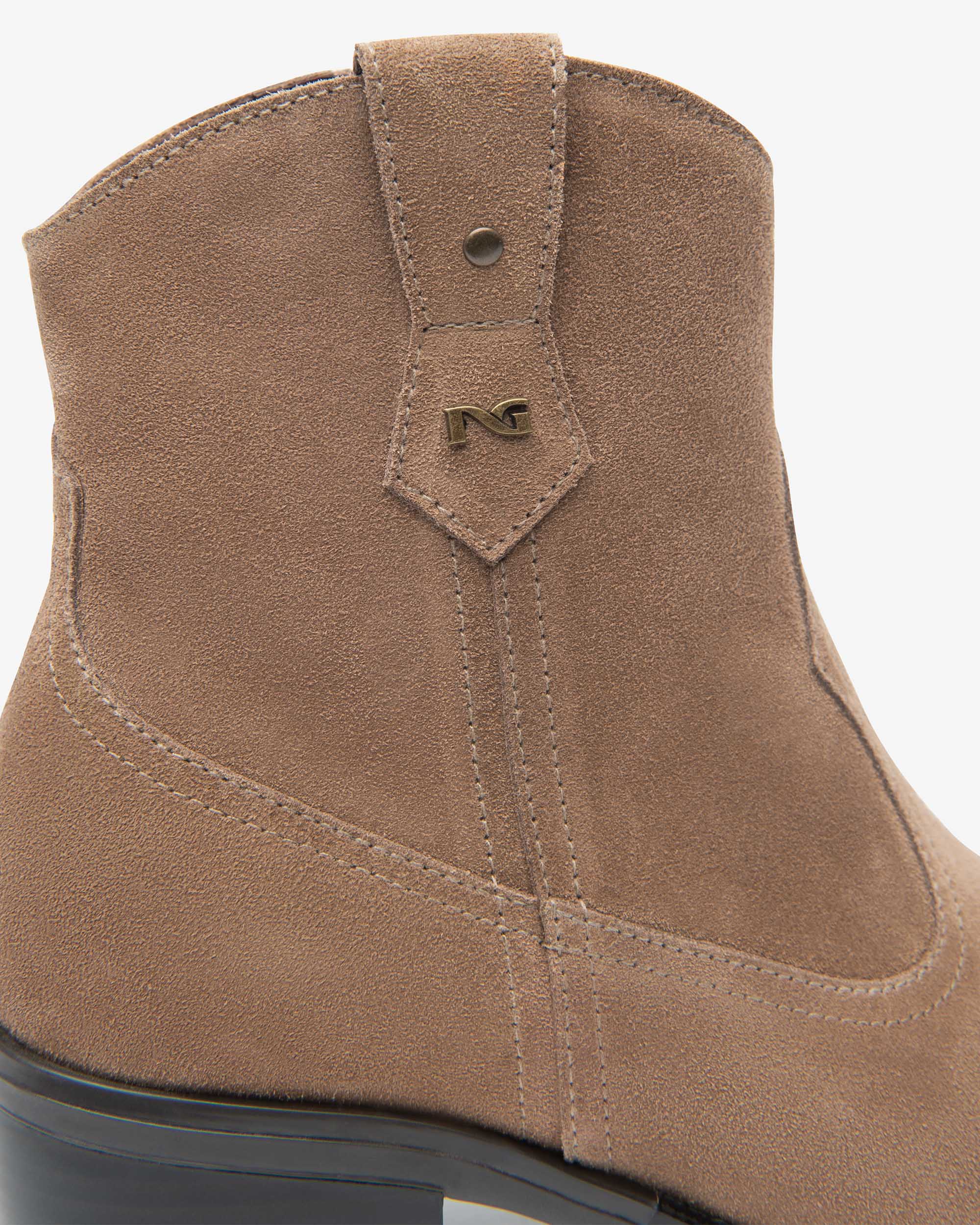 NeroGiardini stivaletti texano da donna in camoscio - Musto Calzature srl
