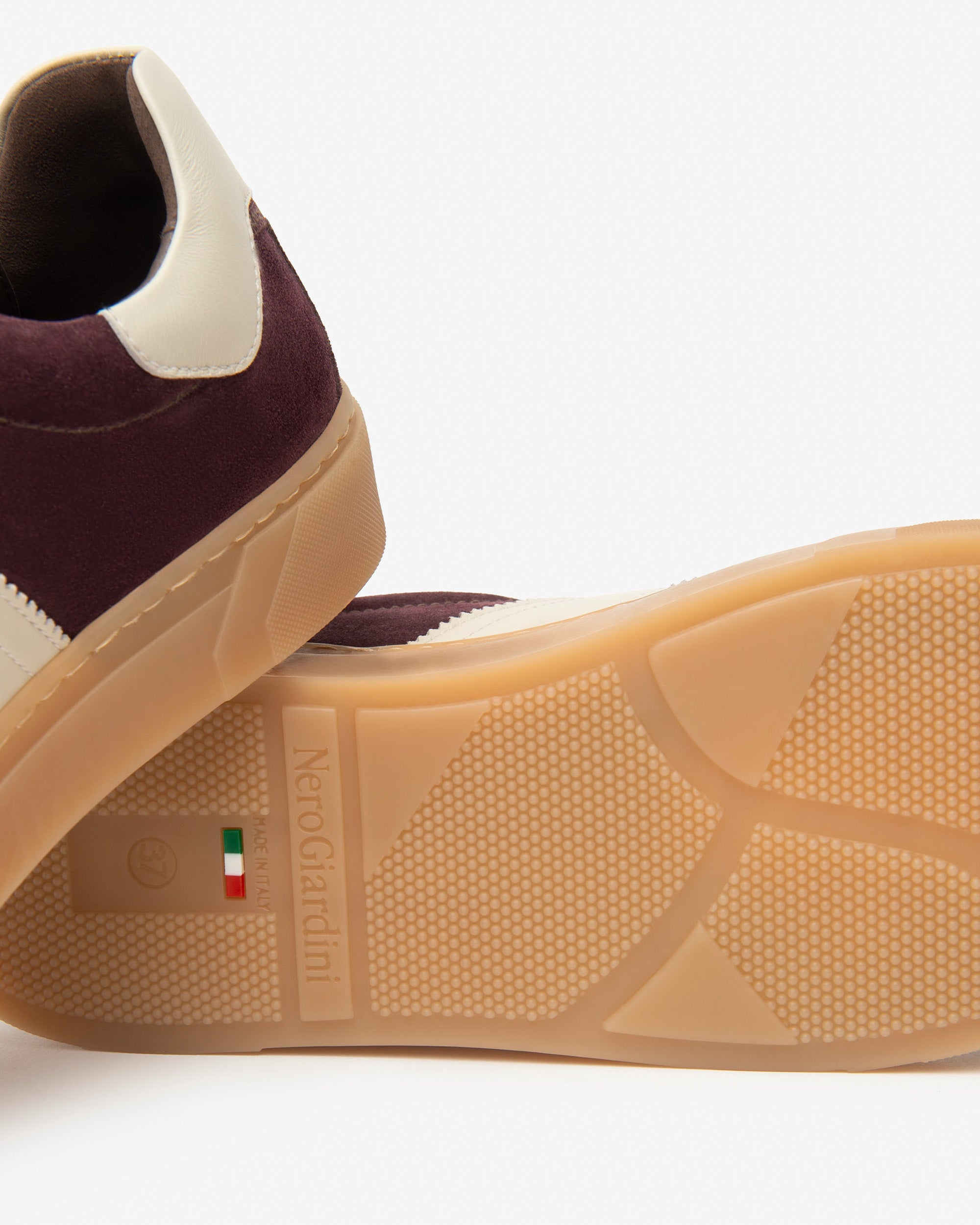 NeroGiardini sneakers da donna in pelle scamosciata - Musto Calzature srl