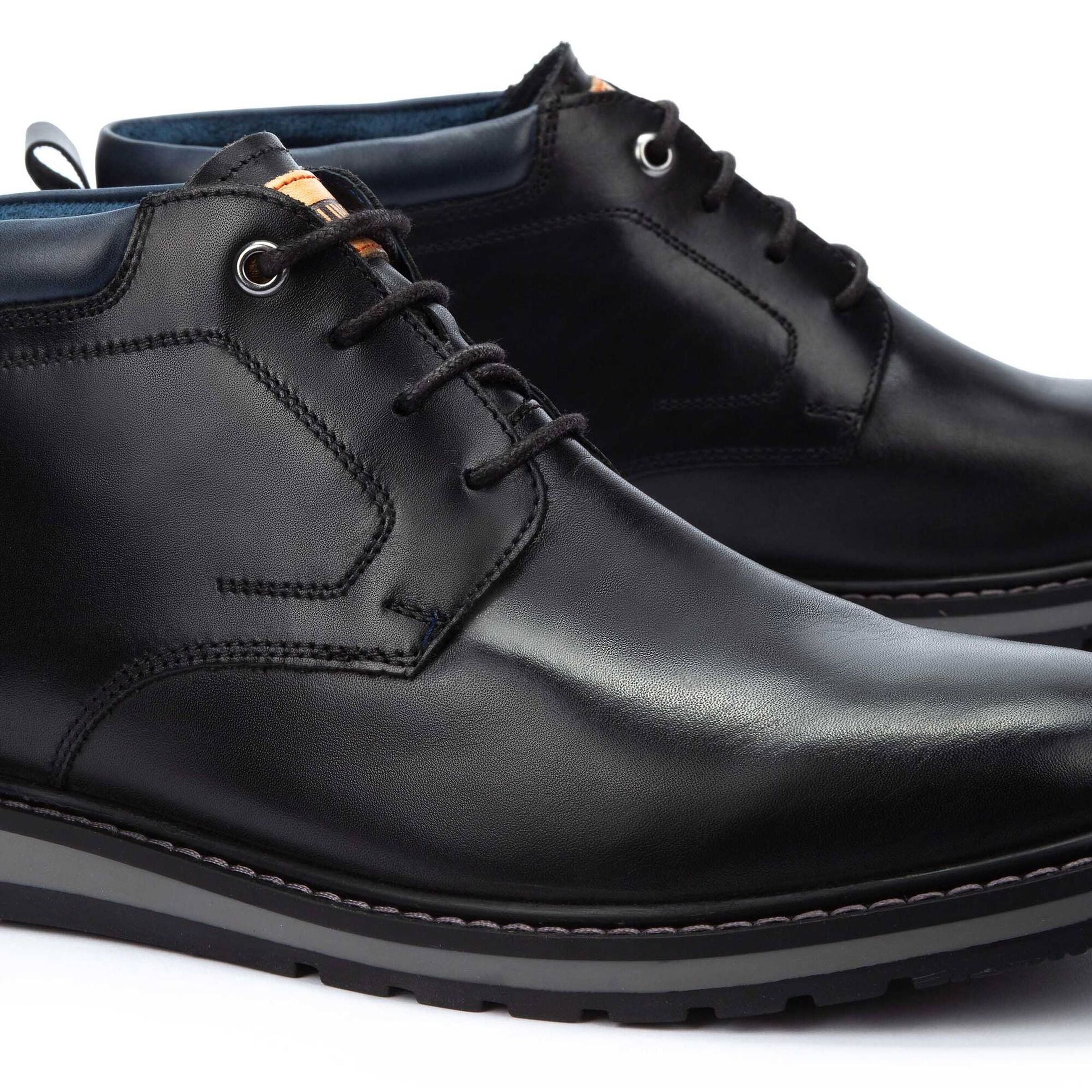 Pikolinos Berna Uomo: Stivaletti con Lacci e Soletta Estraibile M8J-8181C1