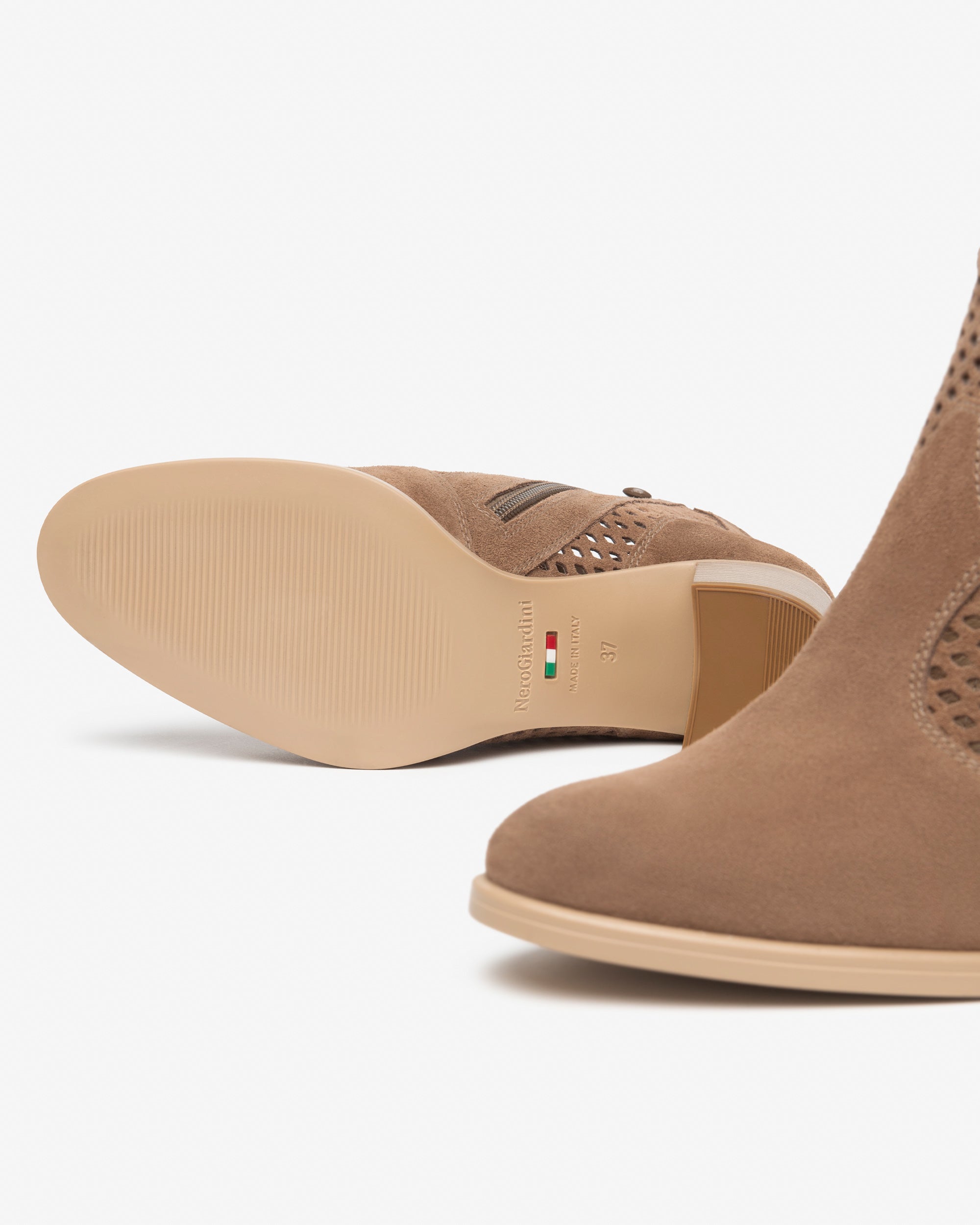 NEROGIARDINI Stivaletti Camoscio E615110D - Musto Calzature srl